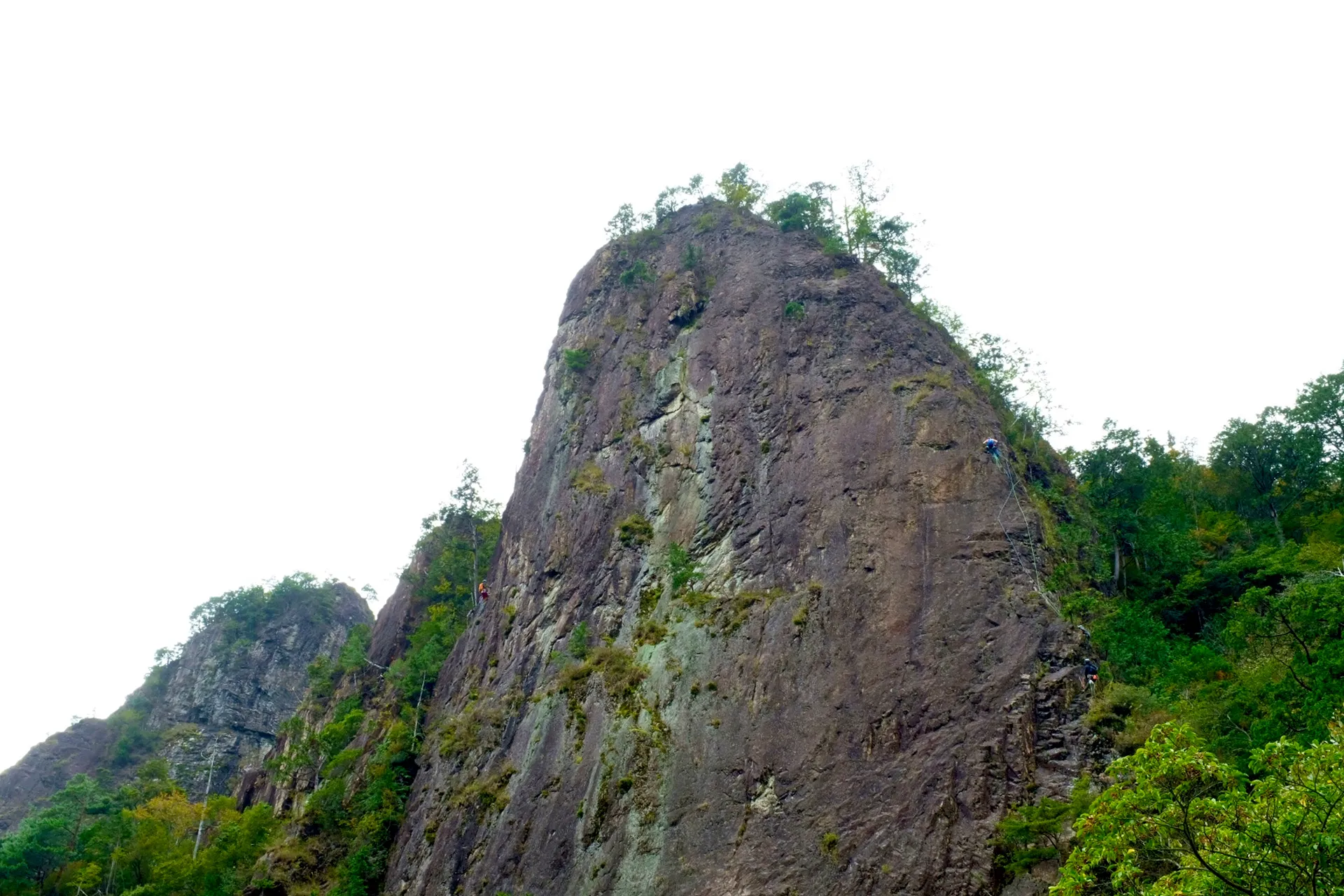 登山学校レポート│兵庫県最高難易度!「日本三彦山」雪彦山ロックトレッキング